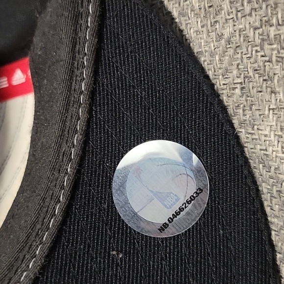 2/$15 Adidas Chicago Bulls Wool Fitted Hat (7 1/8) - Picture 5 of 8